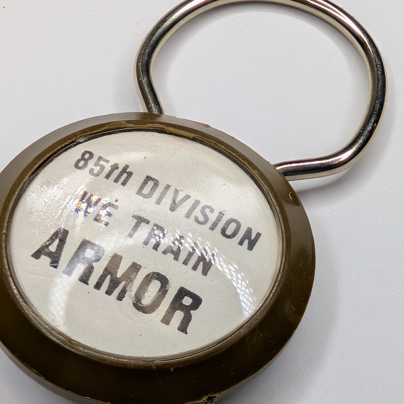 Vtg 85th Division We Train Armor Army Military Keychain Joint Forces Recruit E8