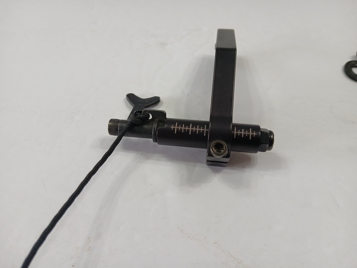 TROPHY TAKER DROP AWAY RIGHT HAND ARROW REST BLACK
