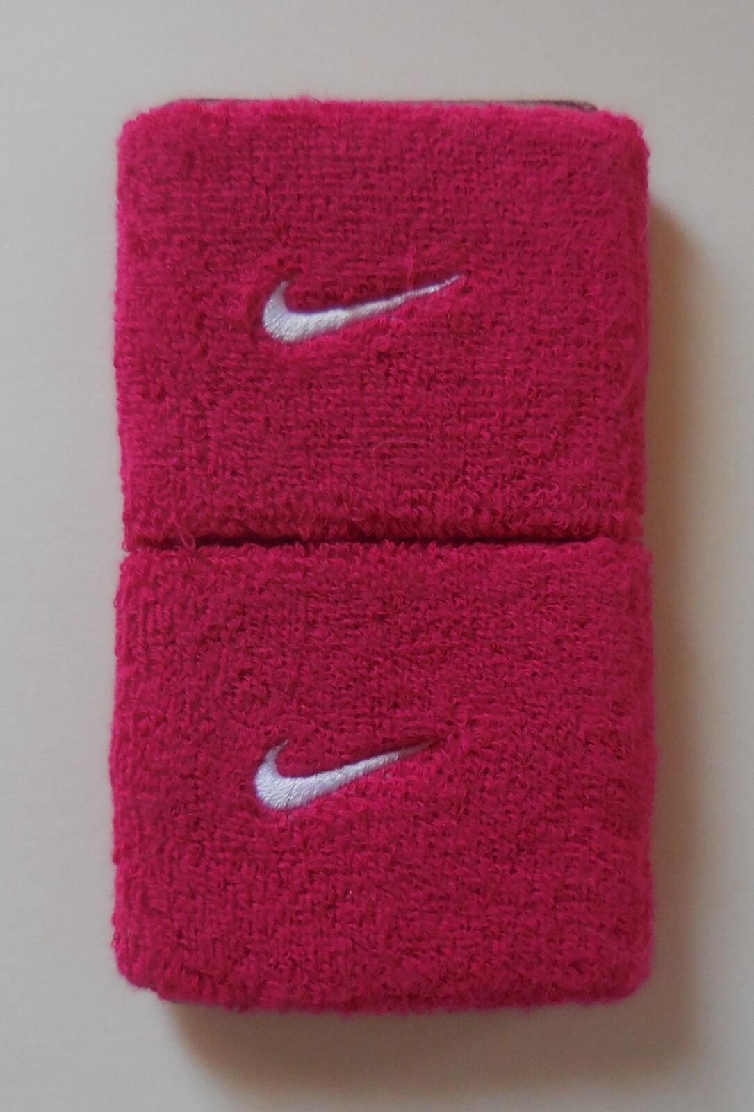 Nike NFS Swoosh Tennis Wristband Women Fuschia Force/White 1 Pair