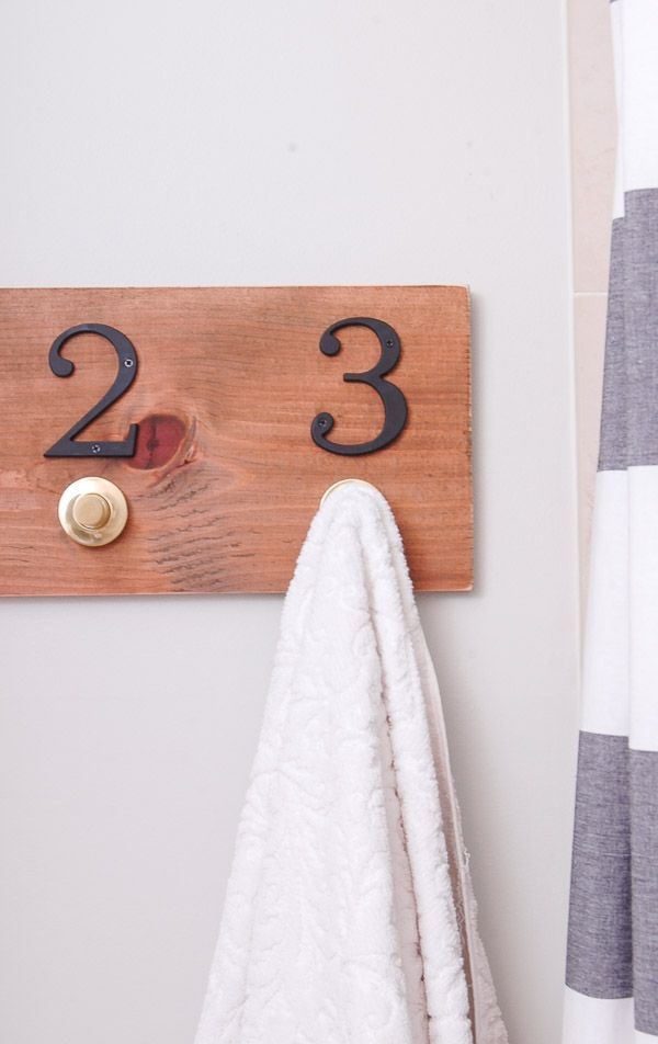 Grayson Hook in Brushed Brass - Single Prong