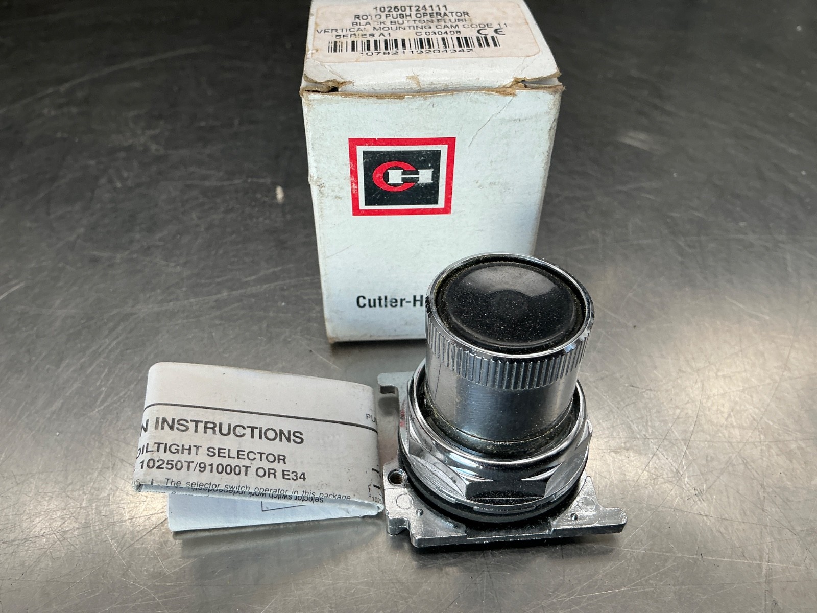 Cutler-Hammer 1025T24111 Roto Pusj Operator Button Black