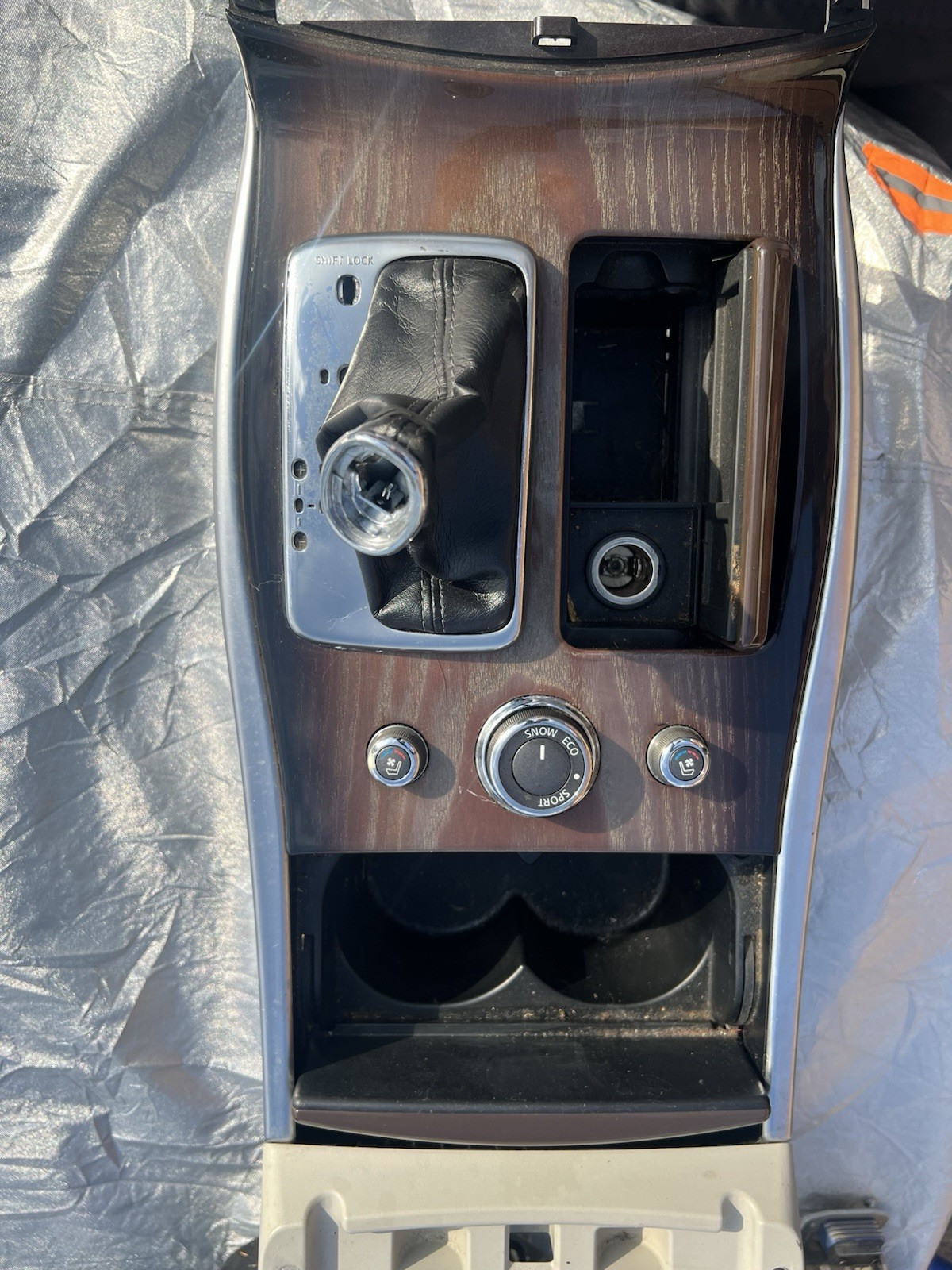 INFINITI M37 M56 M35h CENTER CONSOLE CUP HOLDER GEAR SHIFTER ASSEMBLY # 77537