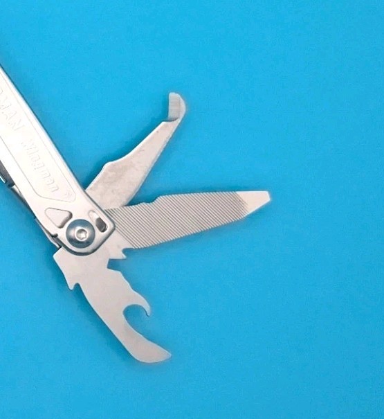 LEATHERMAN WINGMAN MULTI-TOOL! FAST SHIPPING!