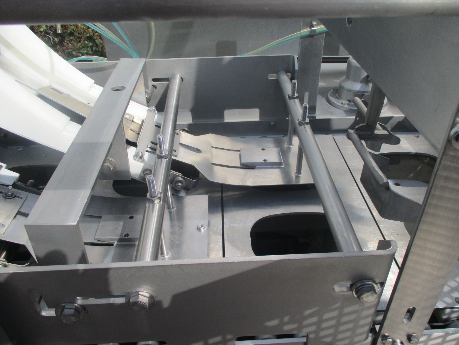 WCB STAINLESS ICE CREAM FILLING MACHINE / SCROUND ICE CREAM CONTAINER FILLER