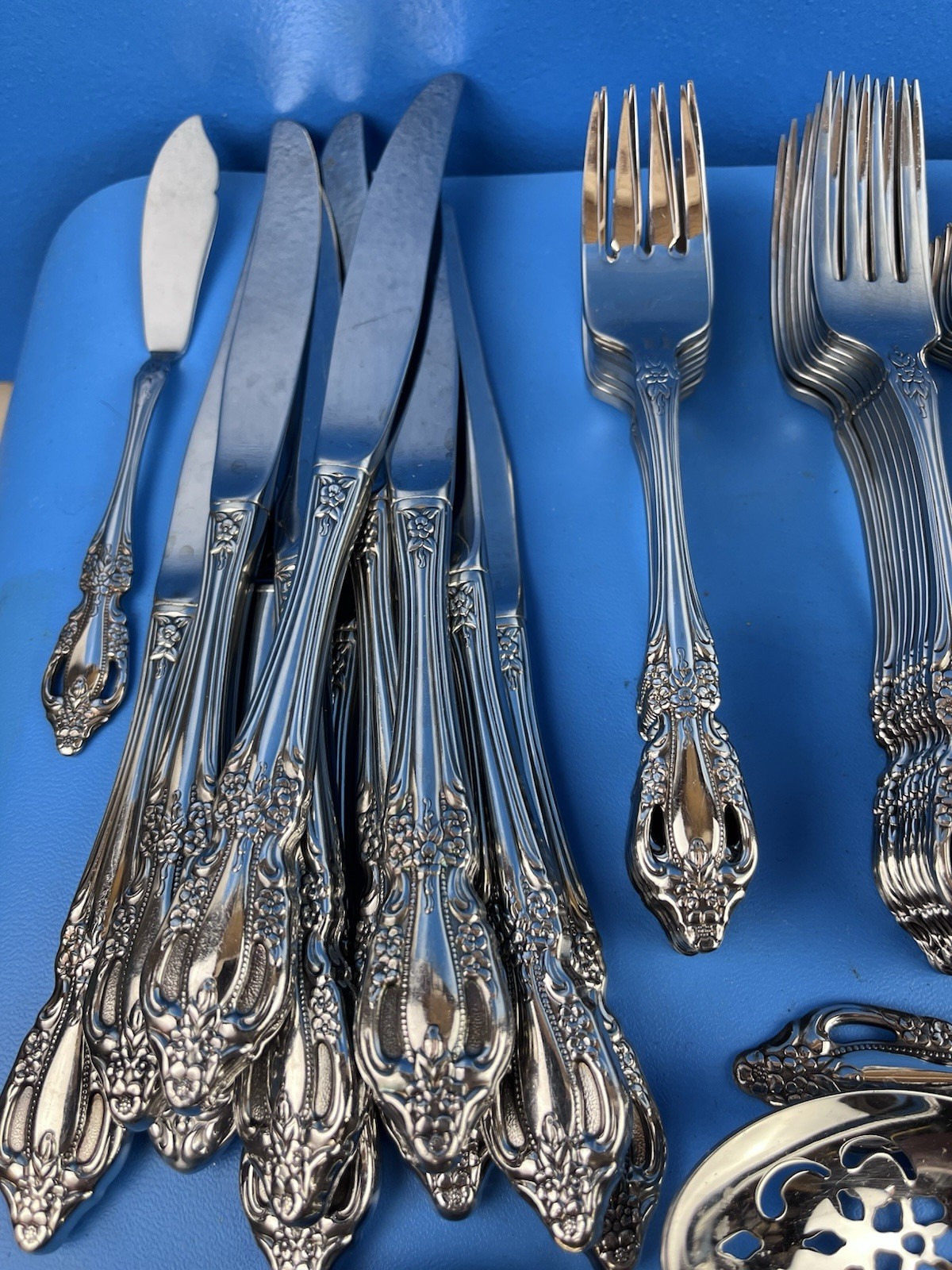 Vintage 77 Pc Oneida Raphael Stainless Flatware Set Service Hostess Pieces