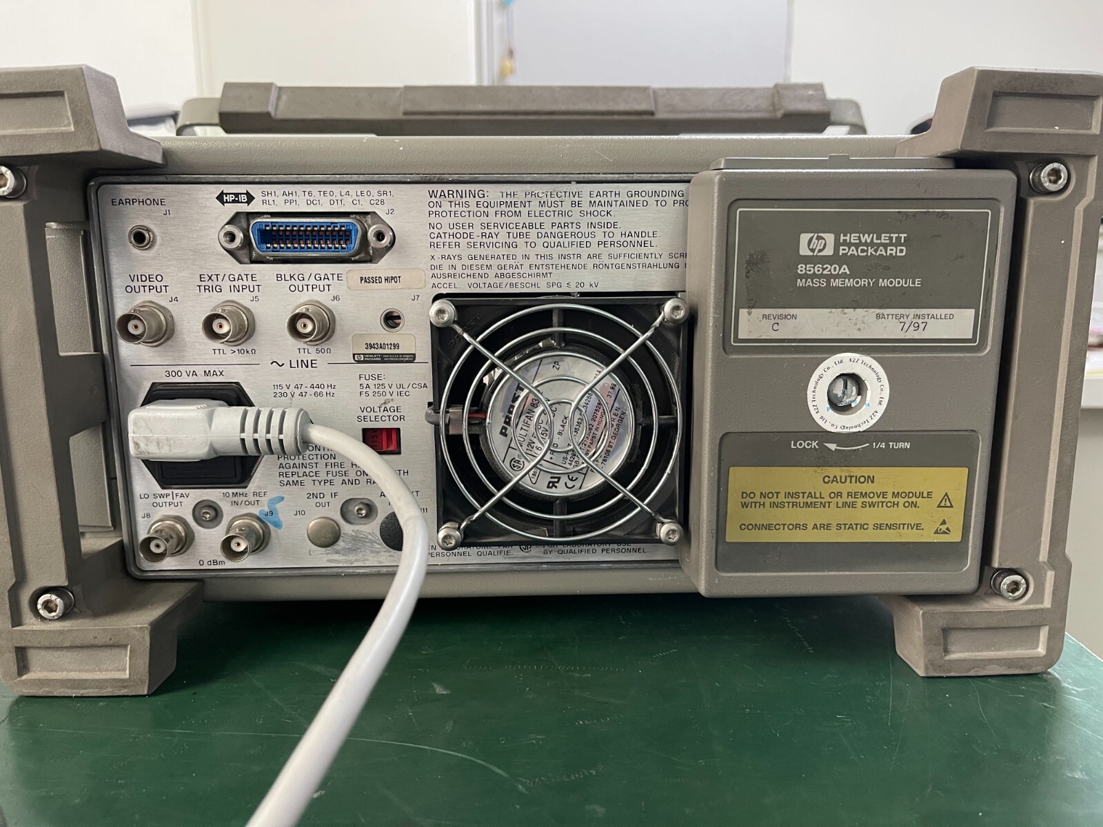 Agilent Keysight 8565E 9KHz - 50GHz Spectrum Analyzer w/ 85620A module_1299