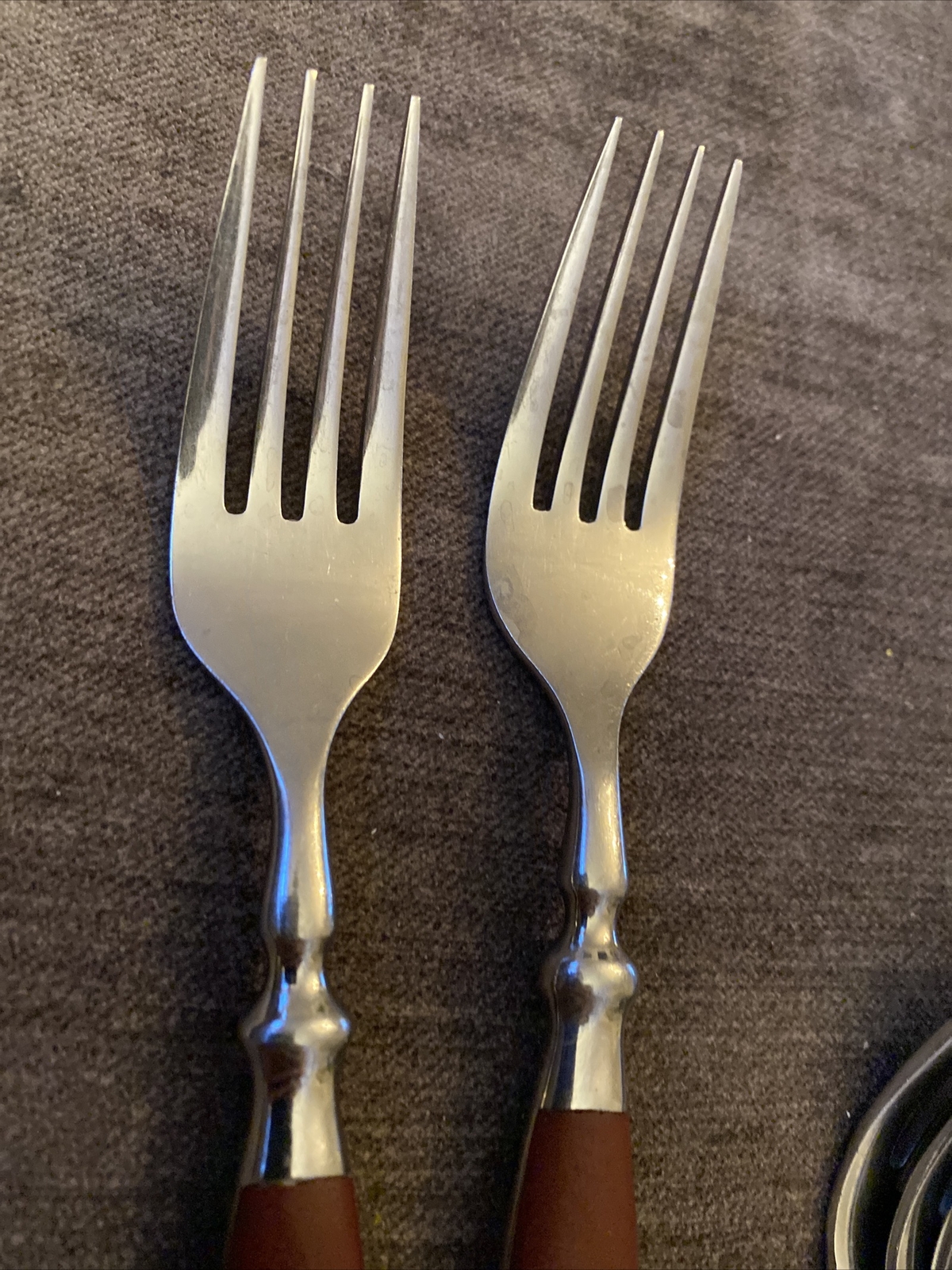 2! Dinner Forks! HAMPTON SILVERSMITHS HSV63 STAINLESS FLATWARE 4 Sets Ava