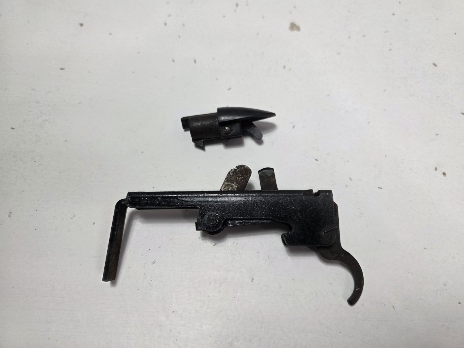 MOSSBERG 341 .22 RIFLE - COMPLETE TRIGGER ASSEMBLY Plug