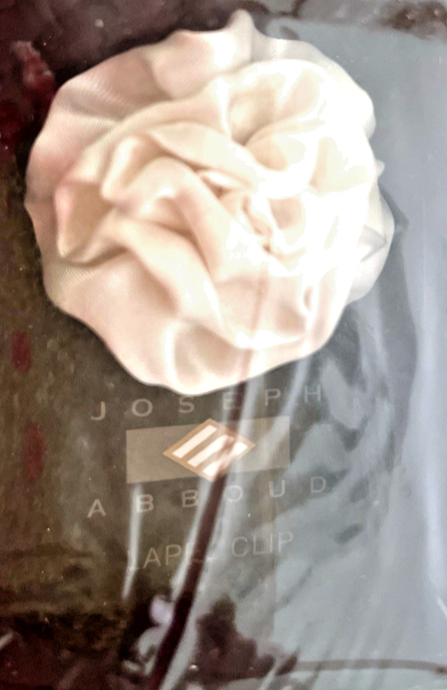 Vintage  NEW  Joseph Abboud Lapel Clip Flower in Box Off white Sealed in package