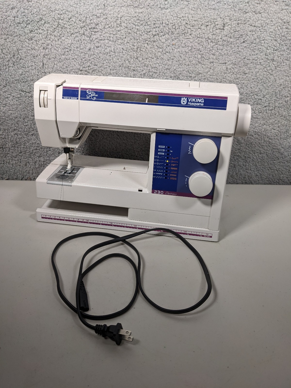 Husqvarna Viking 230 Electronic Sewing Machine w/Power Cord