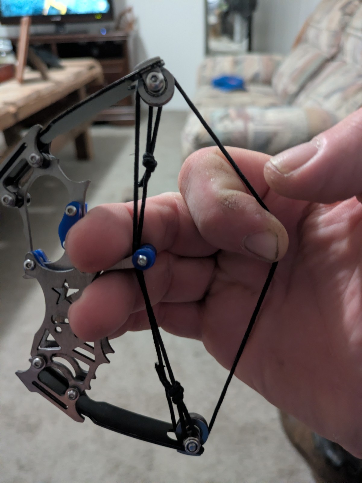Miniature Compound Bow With Eight Arrows
