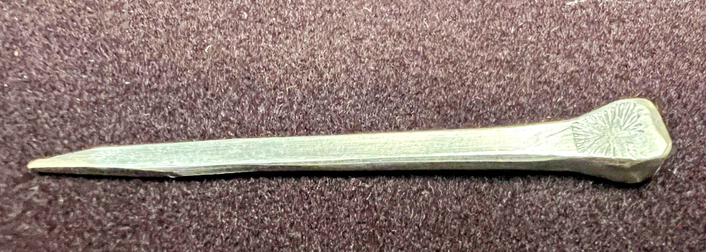 25 Square Cut Nails Flat Head