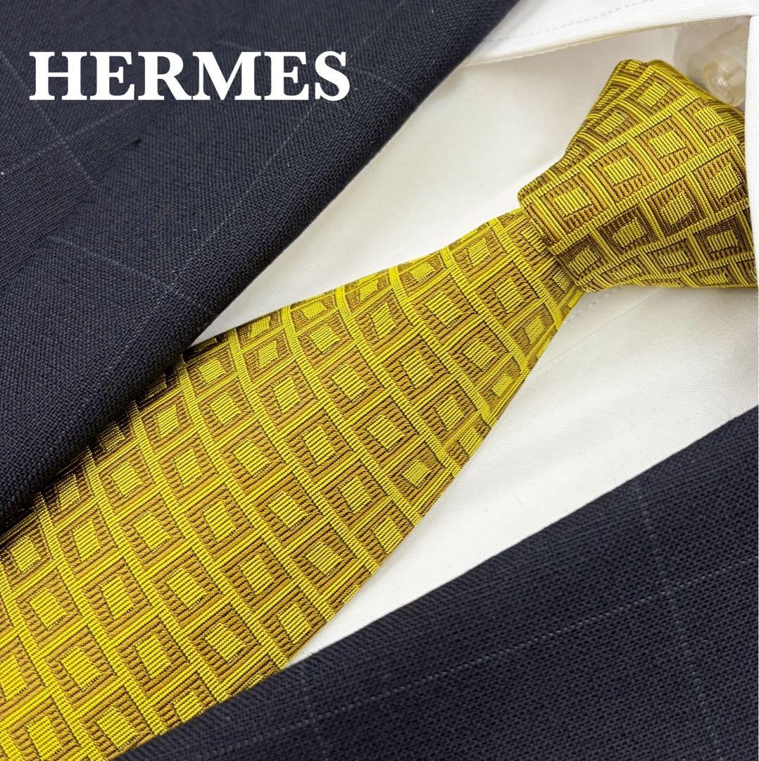 Excellent Condition Hermes Tie Pattern Yellow Jacquard High Quality Silk