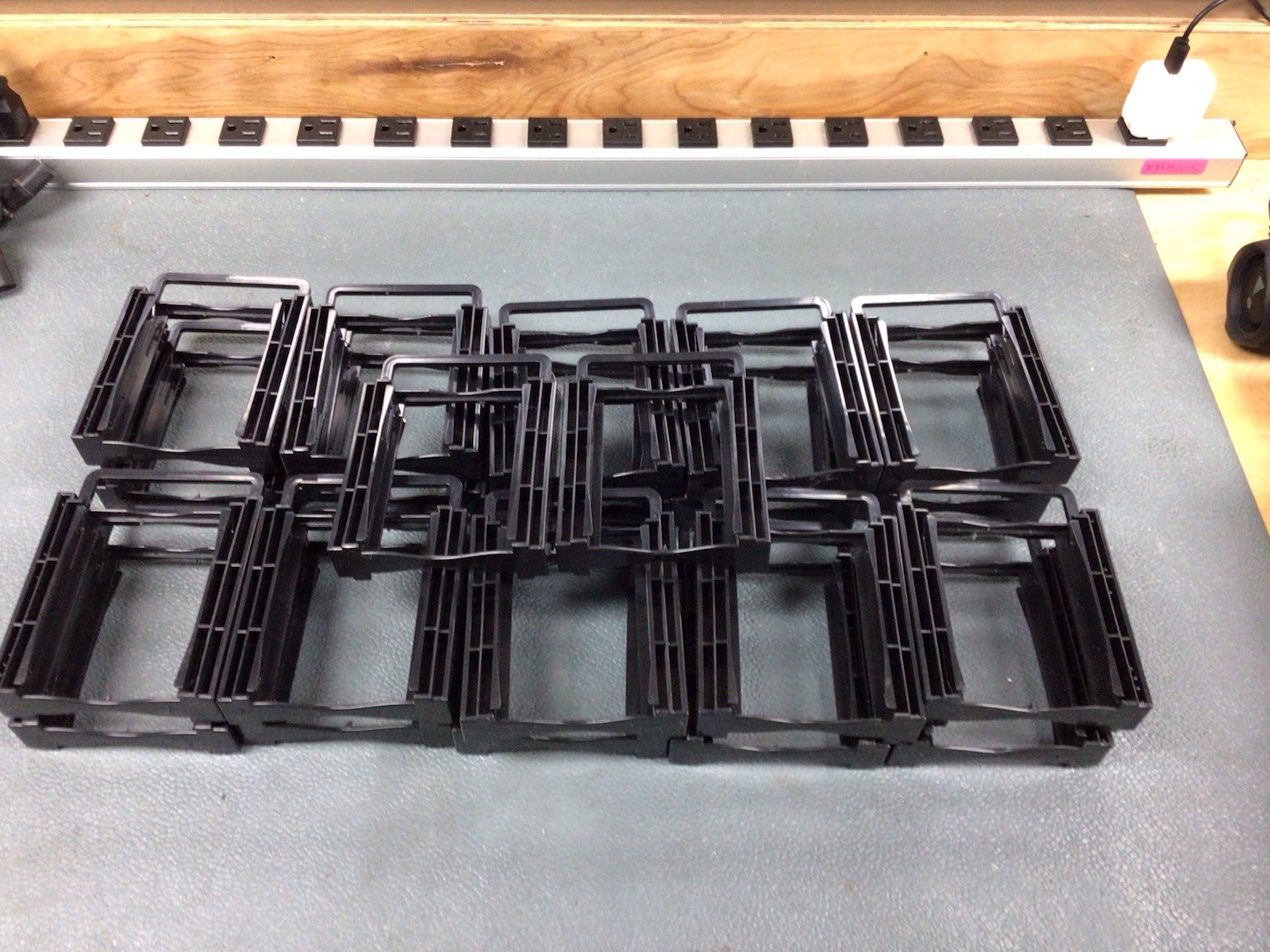 22x StarTech Mounting Bracket / Caddy BRACKET225PT