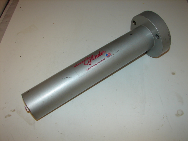 MILWAUKEE CYLINDER 20772 H21 NON-TIE ROD 1.75" BORE X 6" STROKE X 1" ROD *NNB*