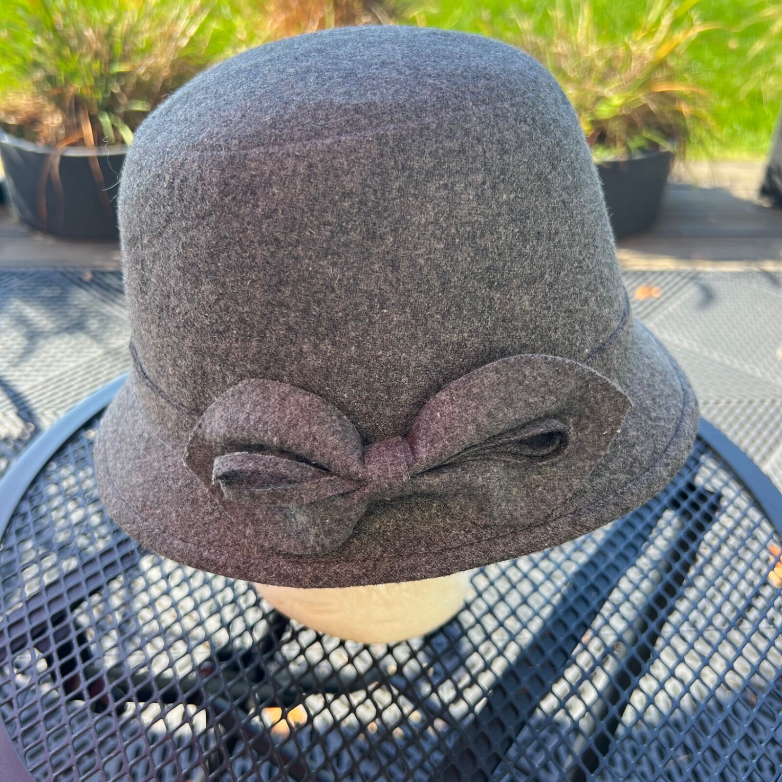 Wool Look Women’s DY Hat w Brim Gray Bow Hat Cap EUC