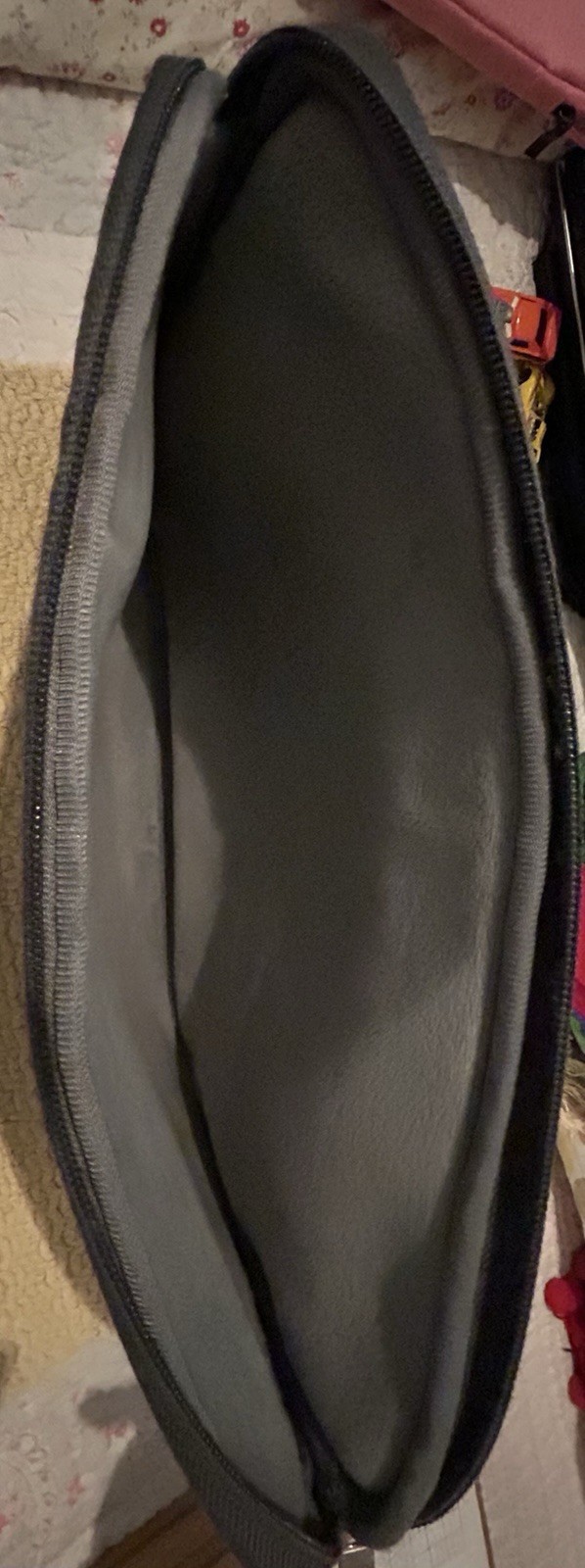 Voova: Dark Gray Laptop/Tablet Case