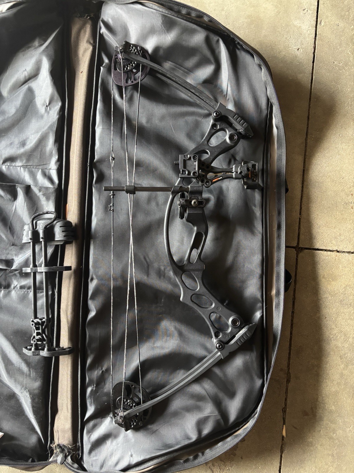 Hoyt Fireshot Compound Bow Right Hand with Case