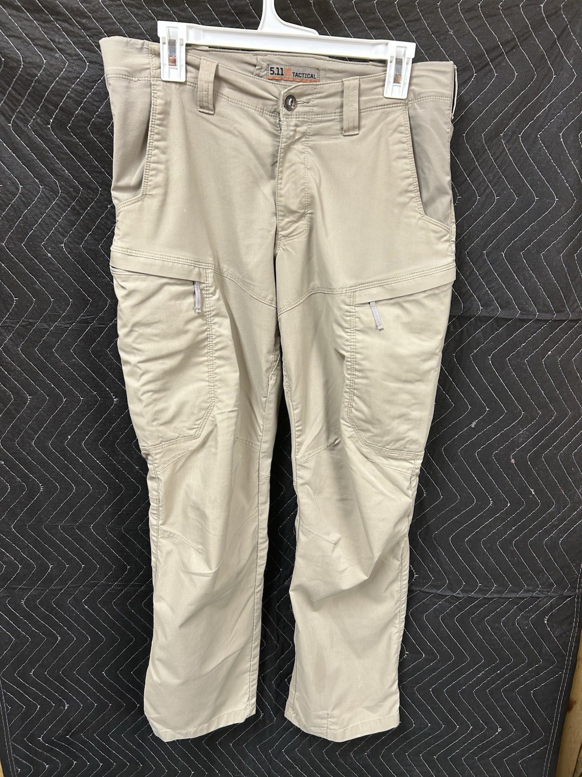 5.11 Tactical Men's Beige Solid Tactical Cargo Pants Regular Size 33x32