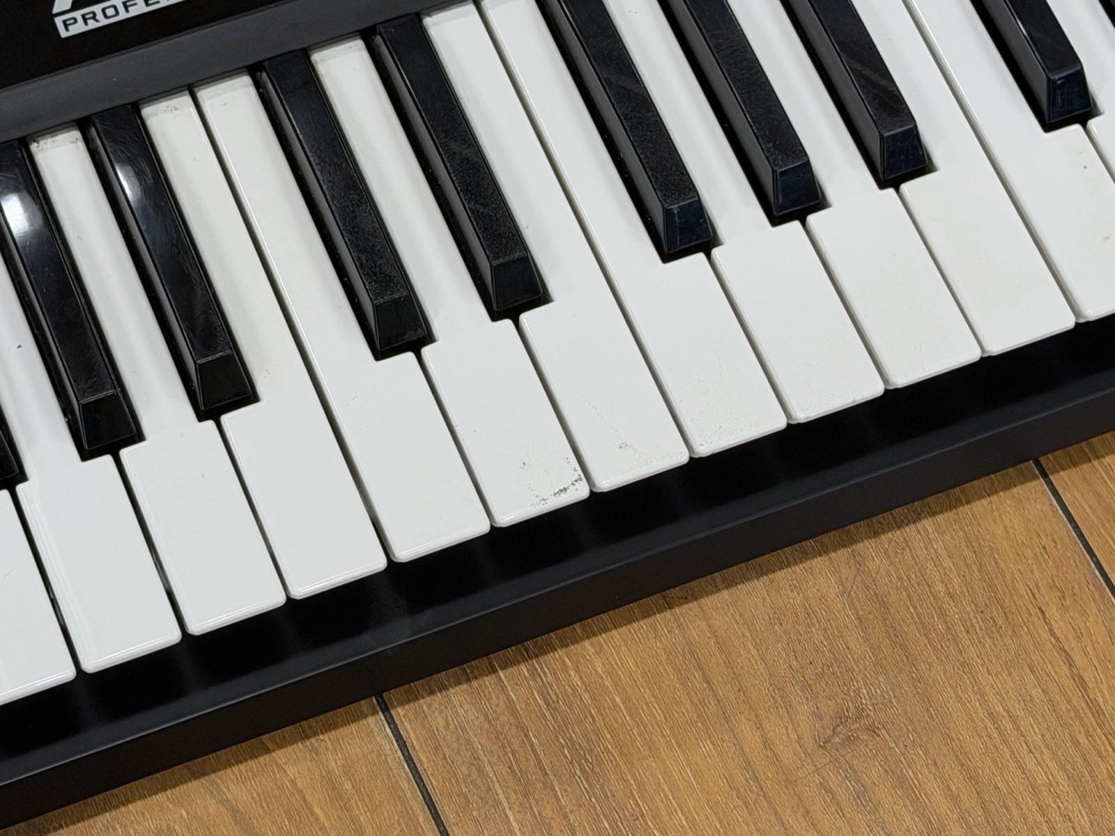 AKAI Advance 49 USB Keyboard Controller
