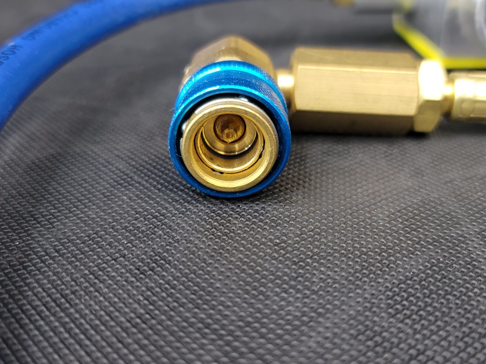 BRIGHT SOLUTIONS A/C LEAK DETECTIVE