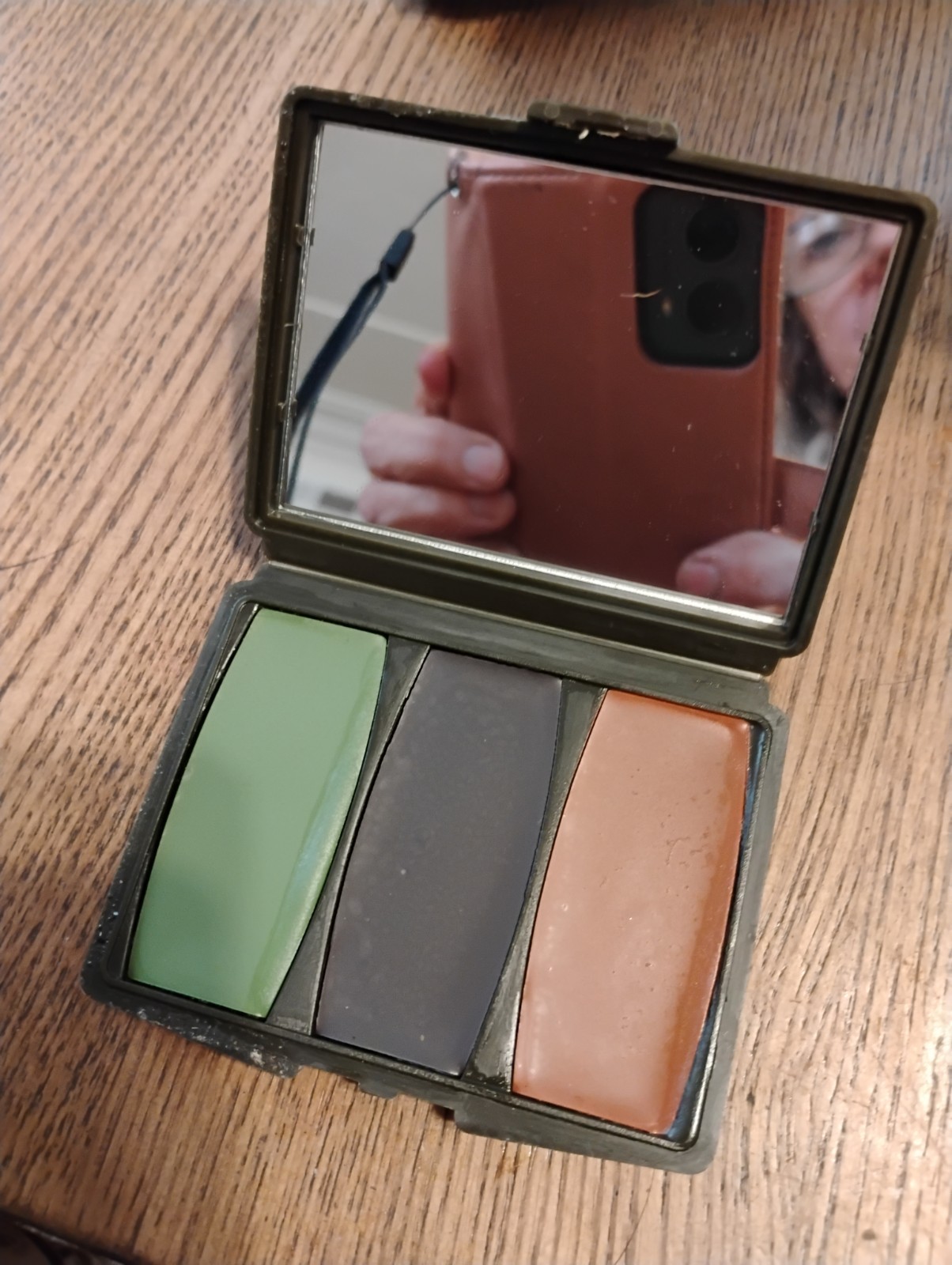 New Open Pkg Camo Compac Camouflage Makeup Kit