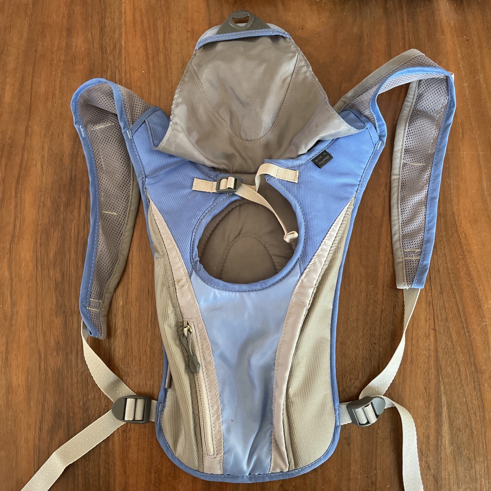 Light Blue Camelbak backpack 1.5L (Pack only- no Reservoir bladder)