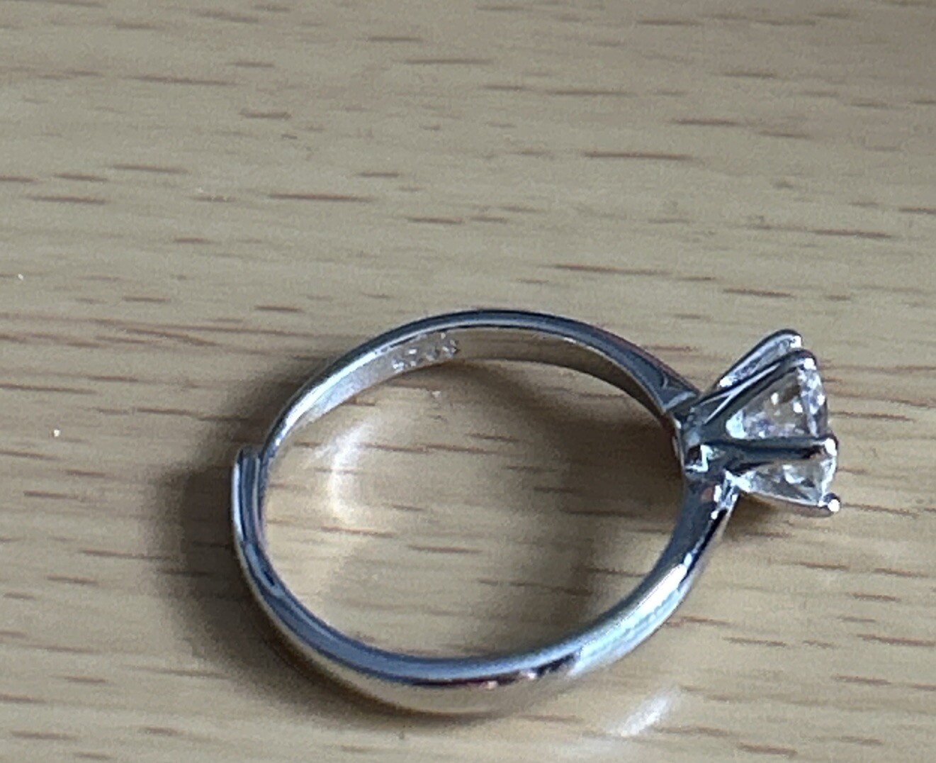 Gorgeous 925 Silver Moissanite Solitaire Ring /Size M/ N / 1ct