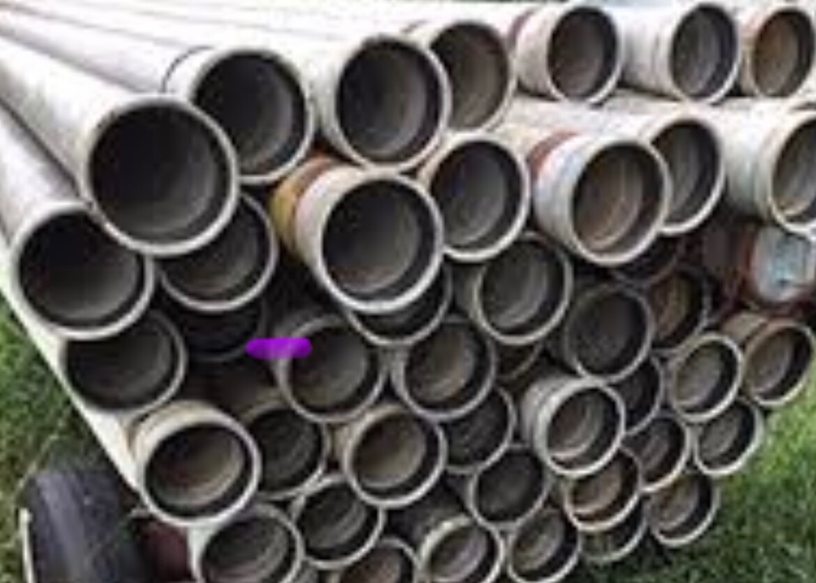 4” and 5” Hook  aluminum  Irrigation pipe length 30’.  Approx 25 pieces of each 