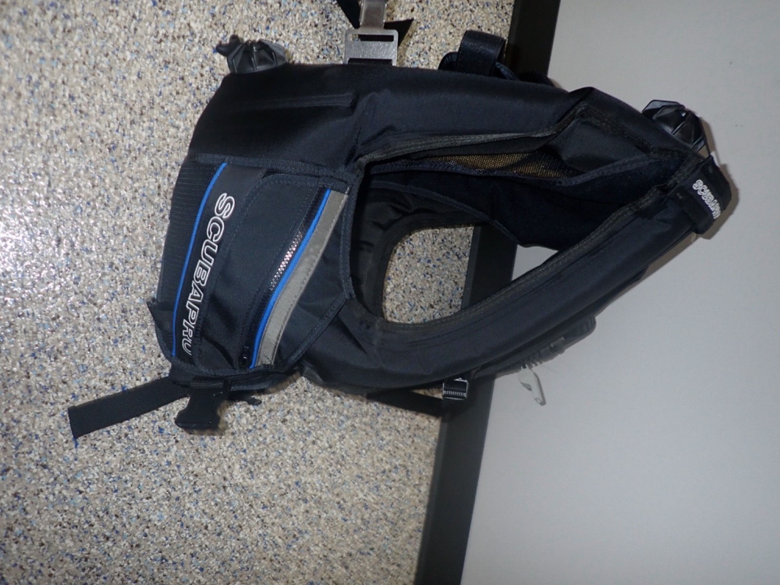 Scubapro Classic BCD Size Medium New? Tested