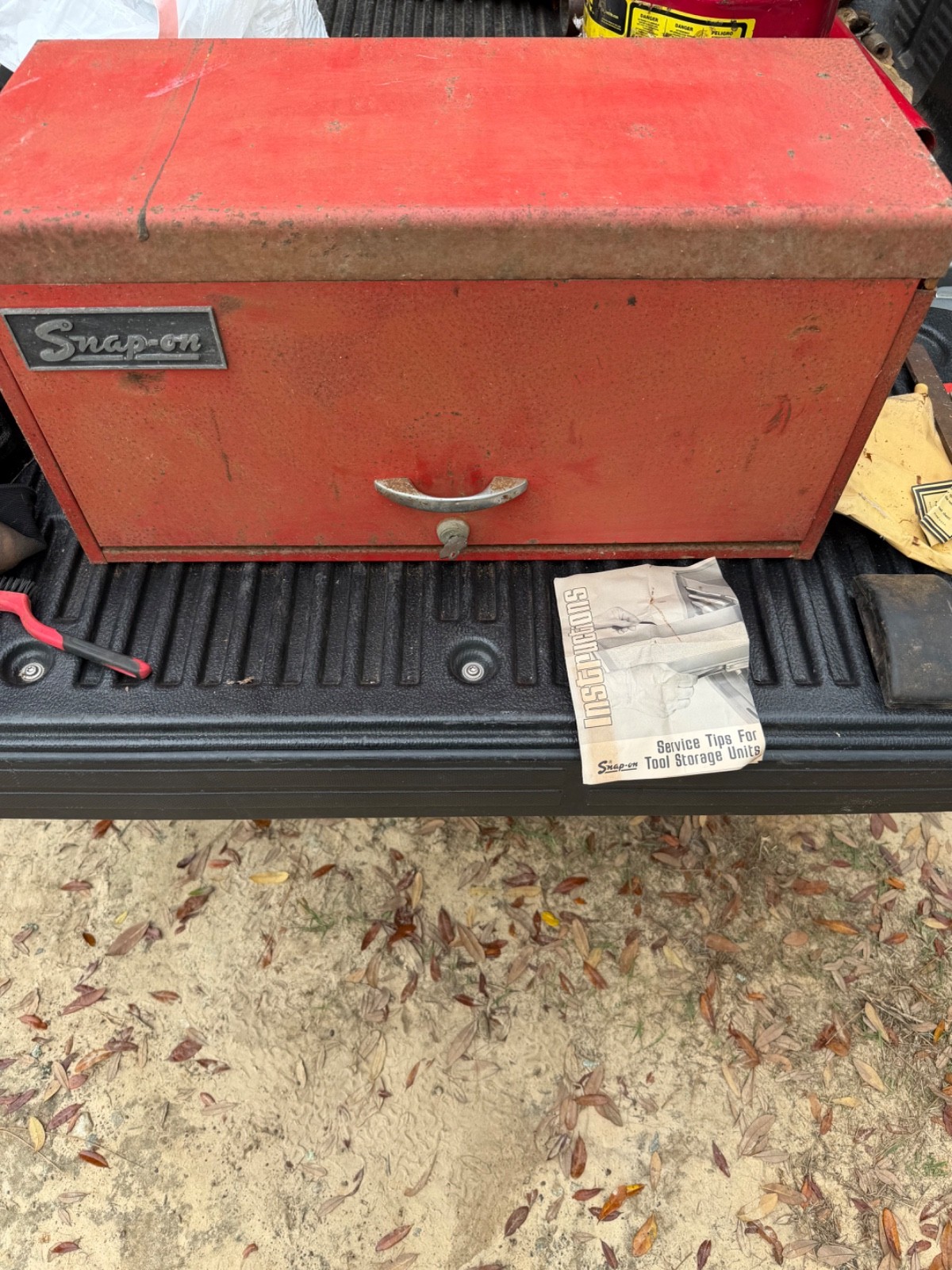 Vintage red snap on tool box