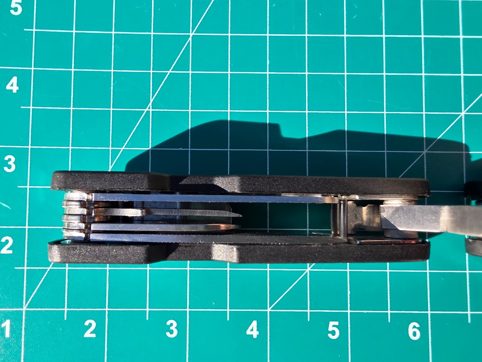 SmartGear Multi-Tool Black Stainless Steel LED Working Flashlight USB-C