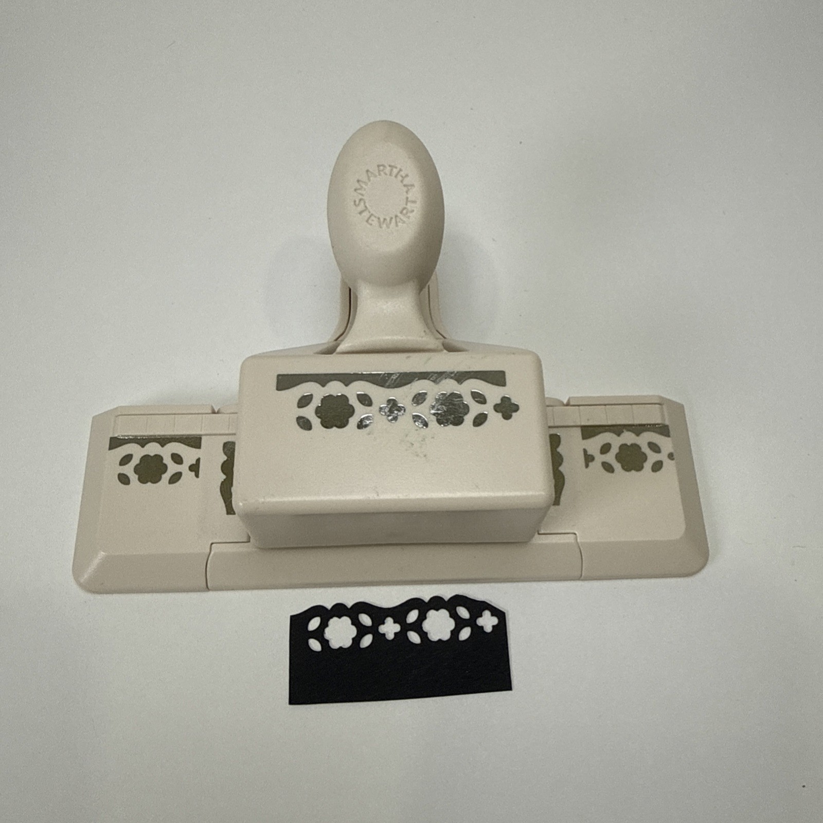 Martha Stewart FLOWER & LEAF Border Punch Paper Punch Crafts Art Cards Scrapbook