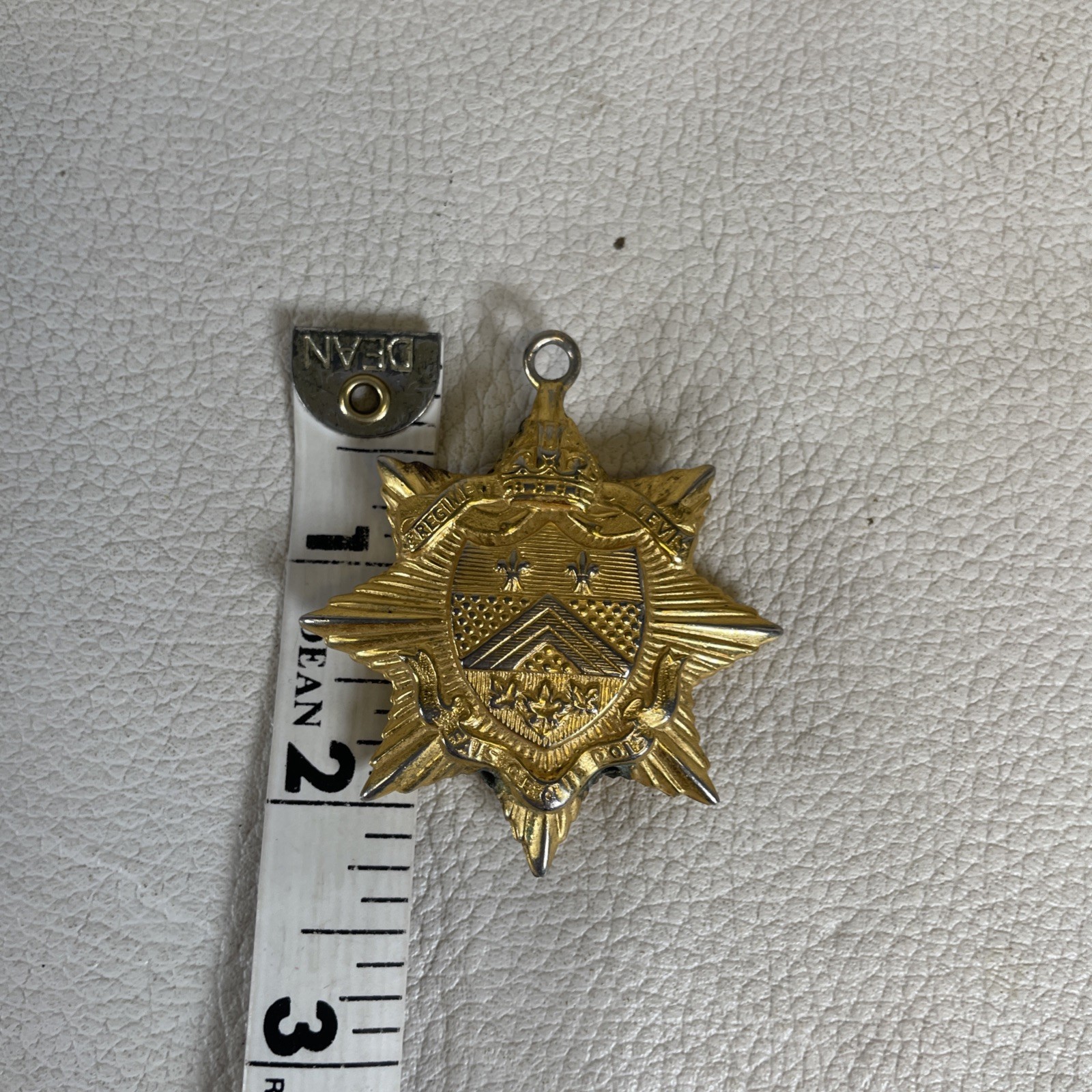 WW2 Canadian Le Regiment De Levis Cap Badge Pendant