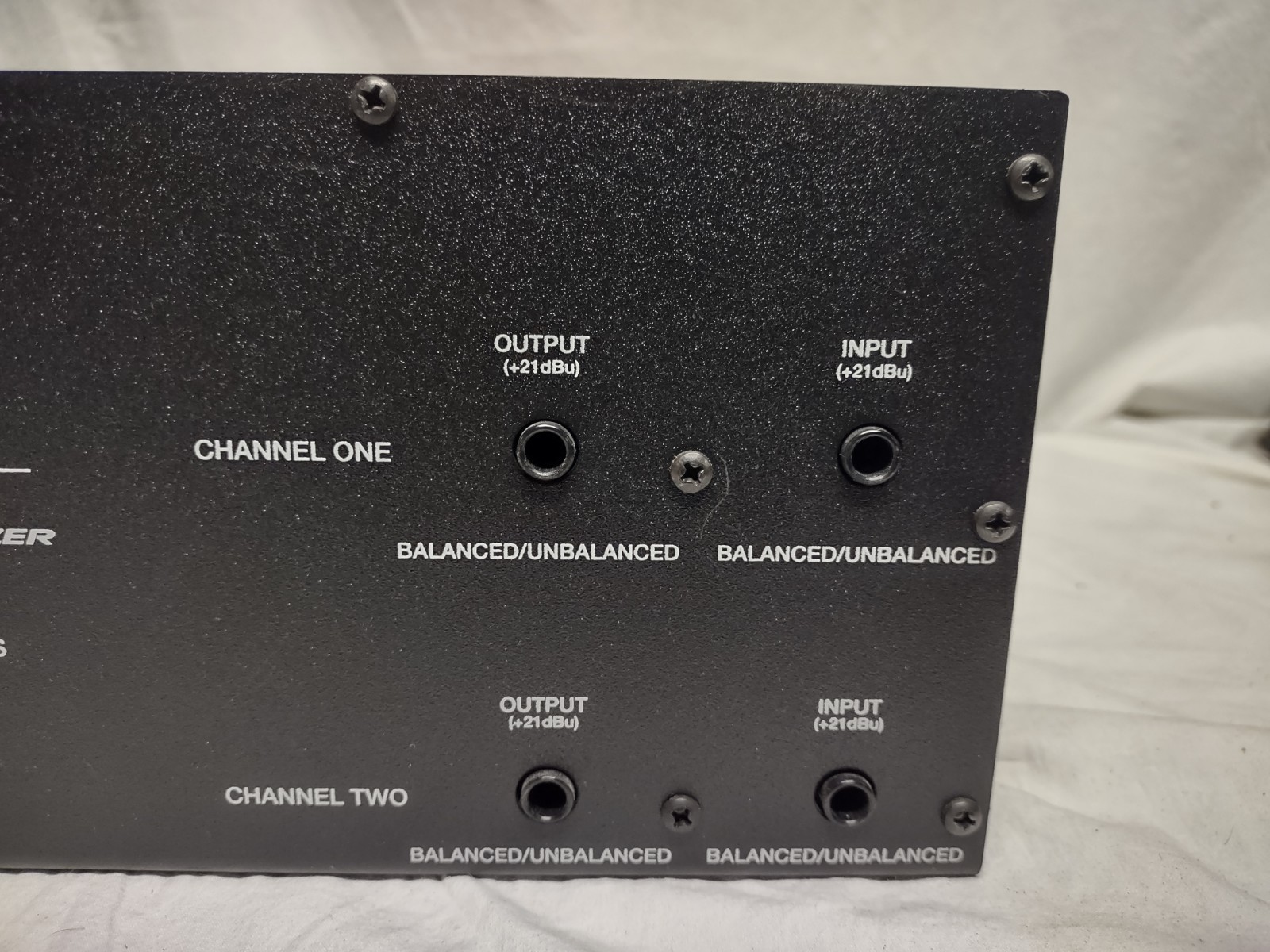 PEAVEY Q231F Rack-Mount Dual 31-Band Graphic Equalizer
