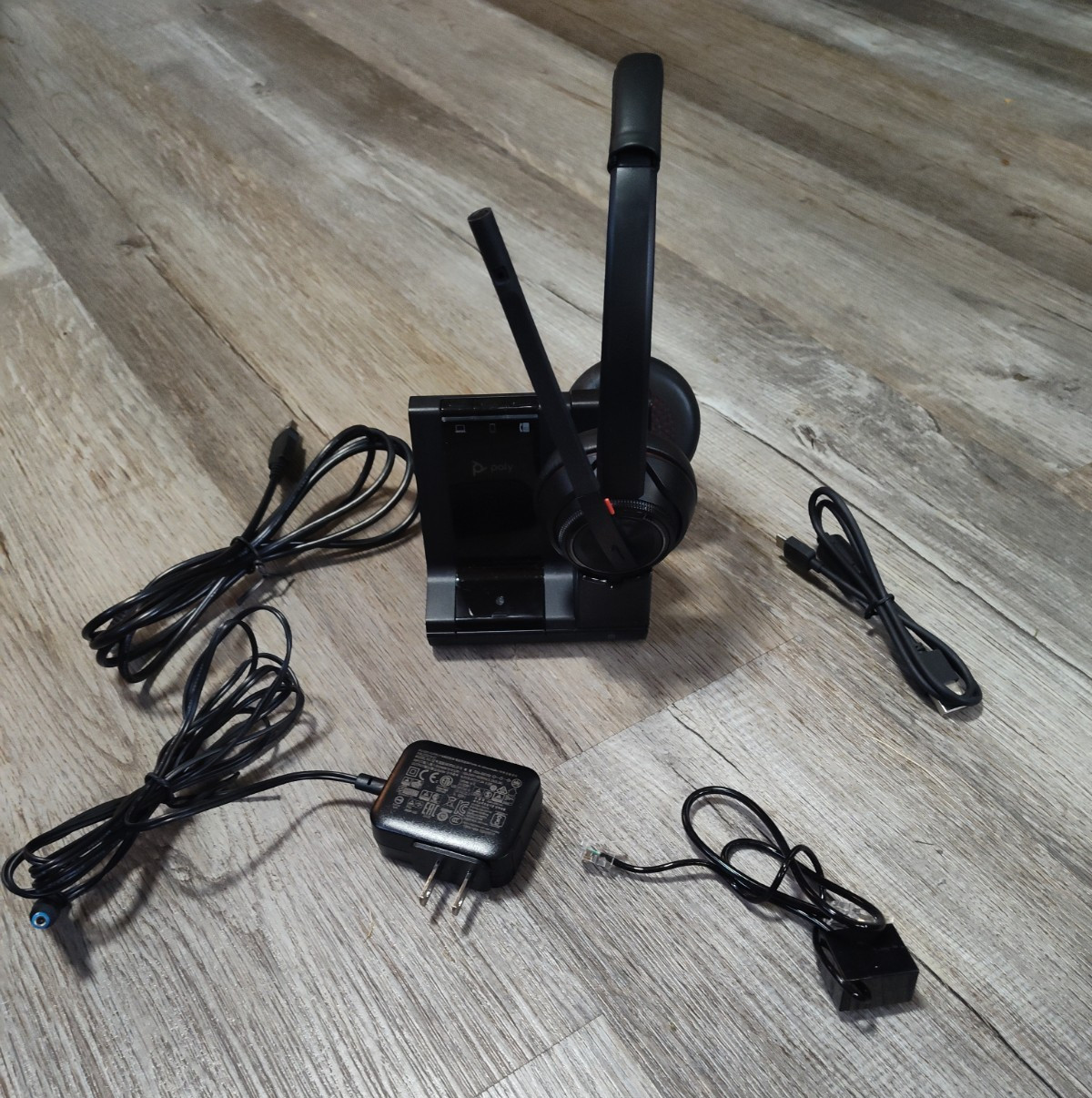 Poly Savi 8220 DECT/Bluetooth Wireless Headset Base, ANC Boom Mic, Black WORKS