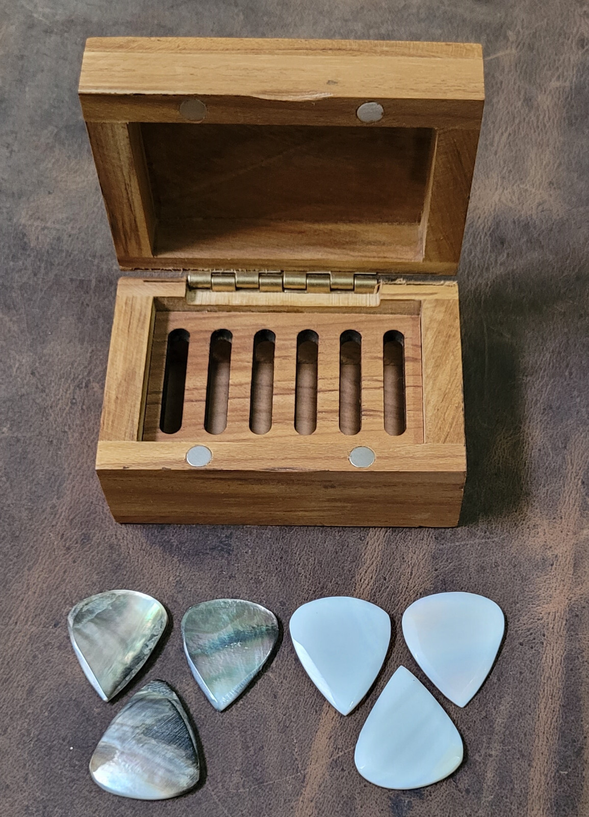 Valentine Gift Set of 6 Abalone shell Guitar Picks plectrums with a Teak Box