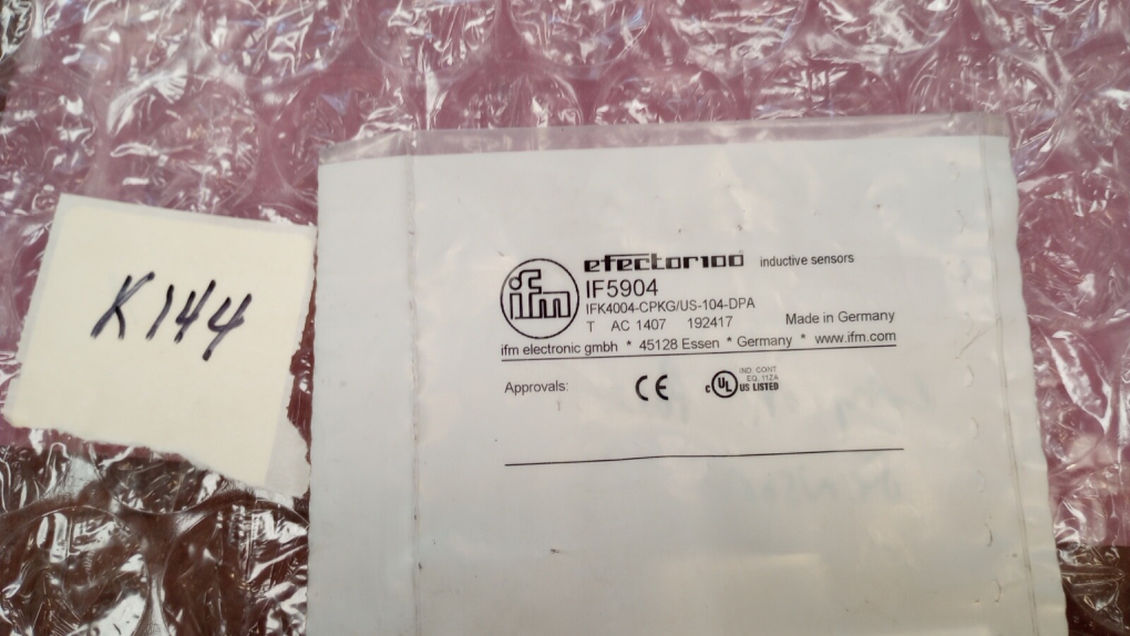 IFM F5904 Inductive sensor IFK4004-CPKG/US-104-DPA + BRACKET