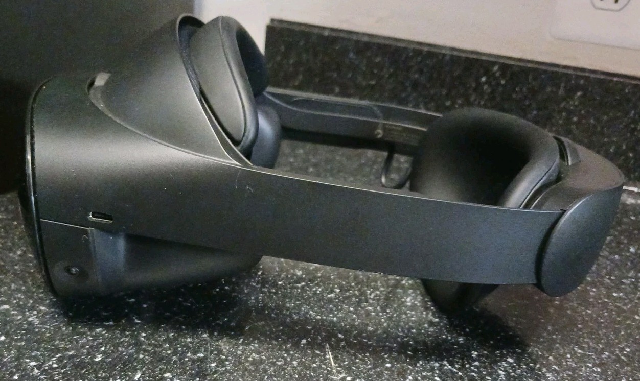Meta Quest Pro VR 256GB Headset Only + charging dock (No Controllers) TESTED