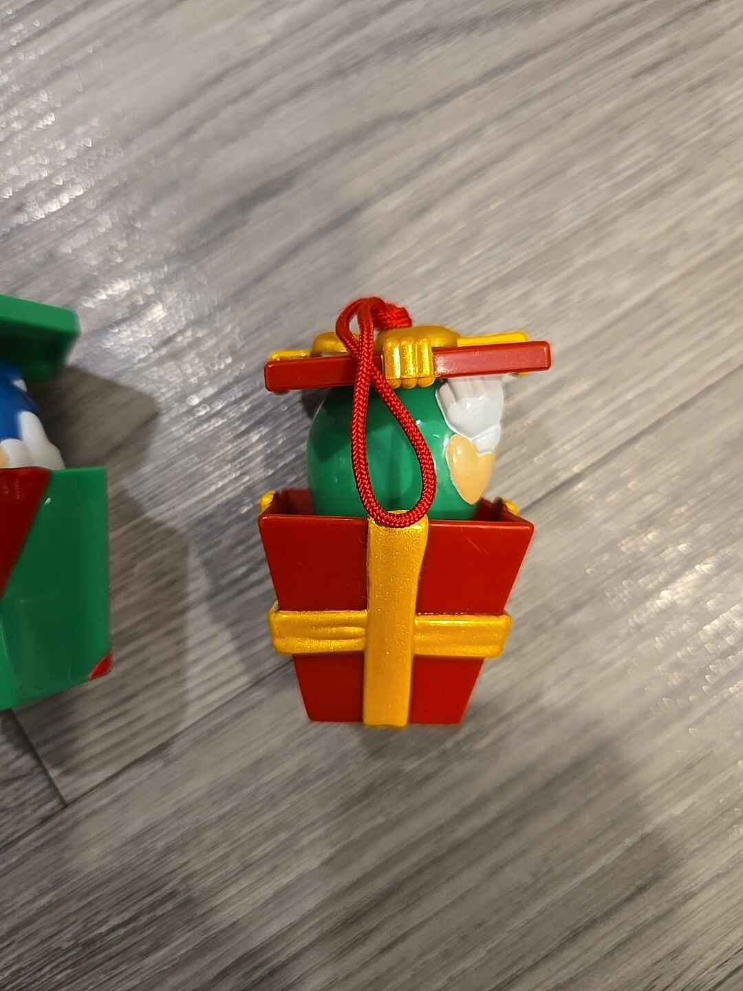 (2) WORKING M & M 's Red Green Pop Up Gift Box Present Christmas Tree Ornament