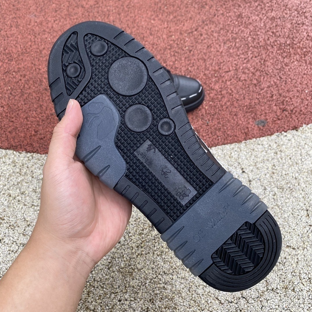 OFF-WHITE Out of Ofhce Black