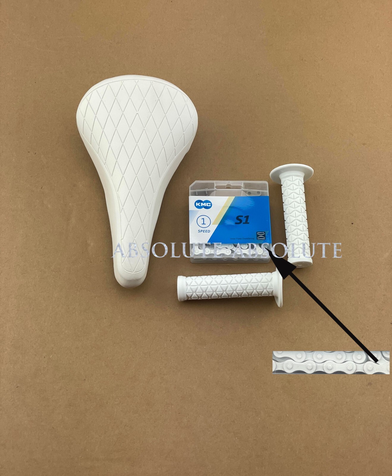 WHITE DIAMOND STITCHED BMX BIKE SADDLE W/ BMX KMC CHAIN &TRIANGLE STYLE GRIPS.