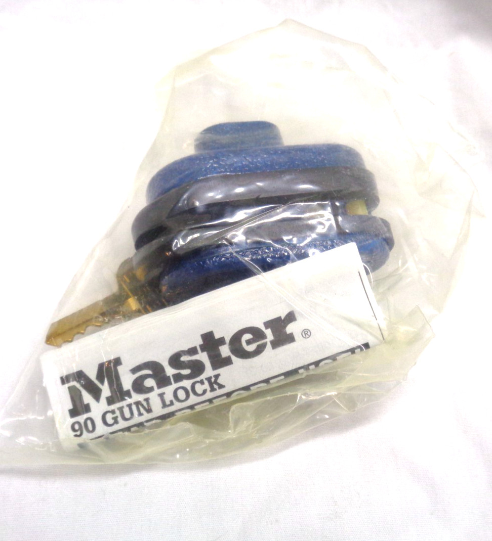 Vtg Blue MASTER LOCK Gun Lock No. 90 Fits Rifles Shotguns Handguns 2 Keys ~ NOS