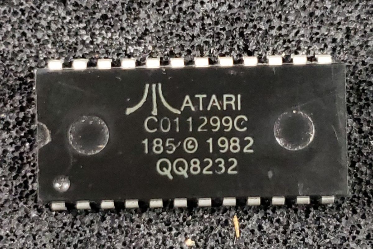 Atari C01129C9 Atari 1982 Rom Chip ......................................(C19B2)