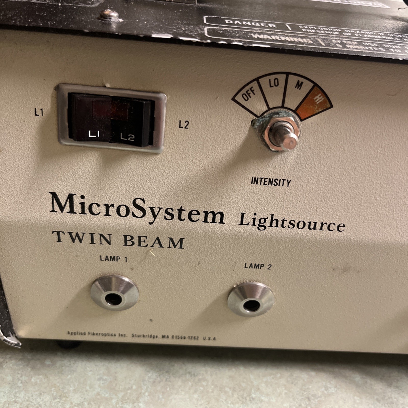 ApplieD Microsystems Twin Beam Halogen Light Source Optical Fiber Illumination