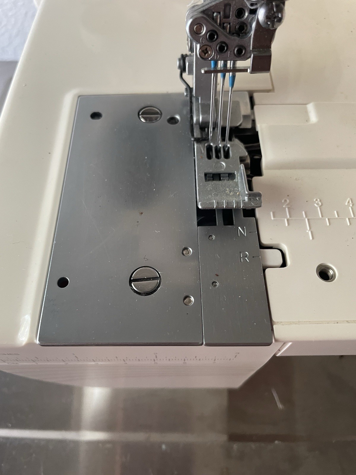 Singer Sewing Machine 14T968DC Professional 5 Serger Beautiful Machine!