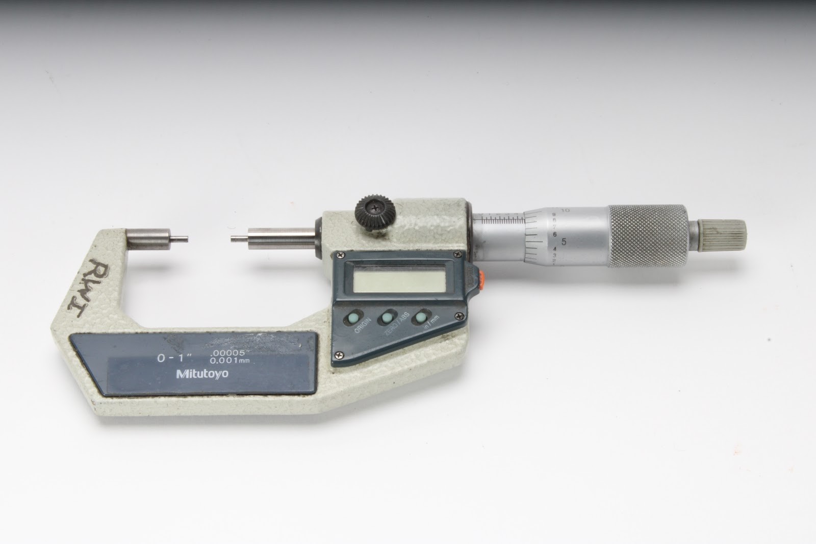Mitutoyo Digital Spline Micrometer 0-1" With Case - .00005" Accuracy
