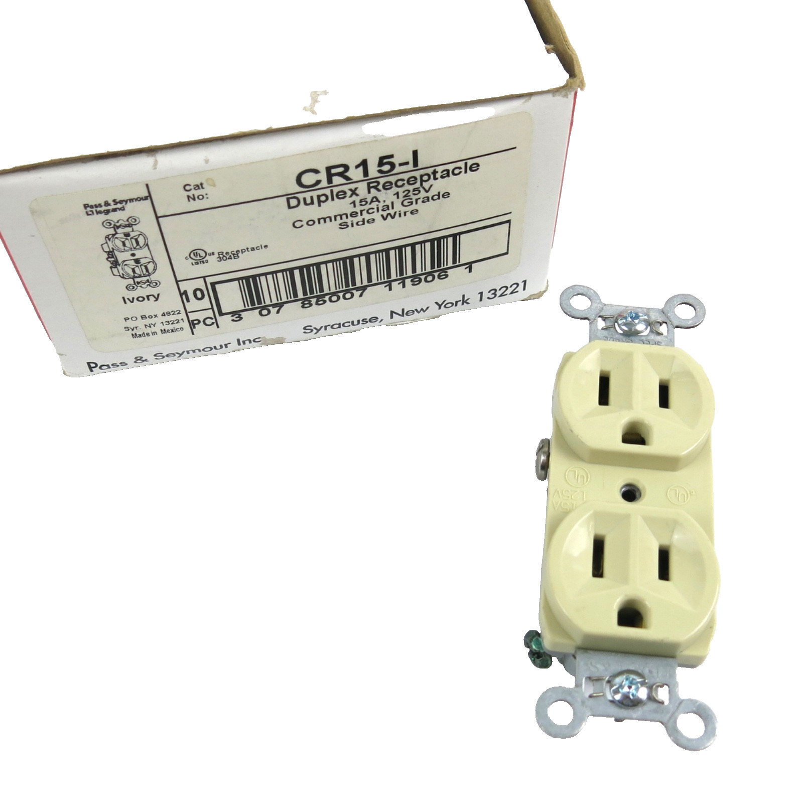 Lot of 8 Pass & Seymour CR15-I Commercial Duplex Receptacles NEMA 5-15R 15A 125V