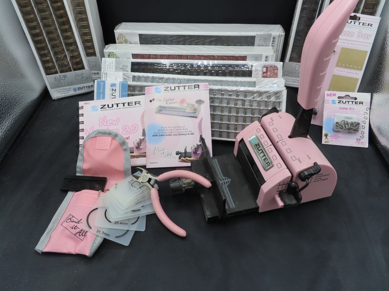 Zutter Bind it All V2.0 Machine and Spinner Album Kit. Various Supplies.