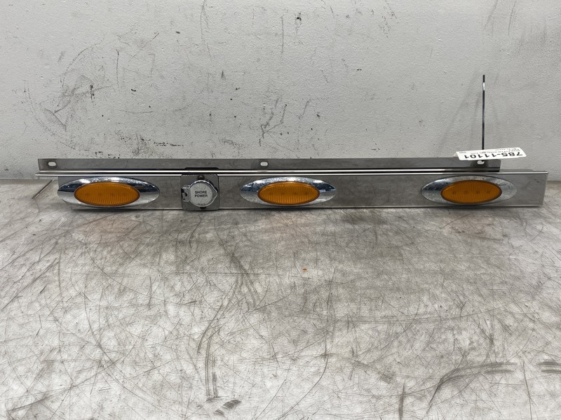 2020 Cab Exterior Trim Panel for Peterbilt 579 (785-11101)